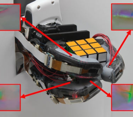Mano robótica que puede identificar objetos con un solo gesto
