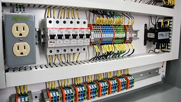 armario industrial modulos montados carriles DIN