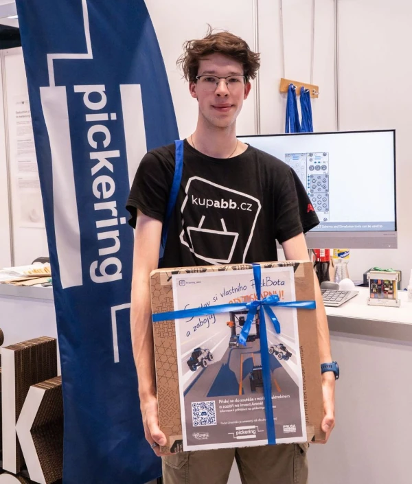 Daniel Hubáček creador robot PickBot